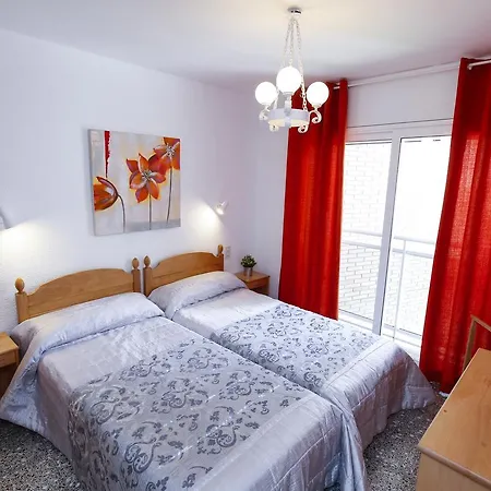 Pineda Beach Homestay By Turismar Apartment