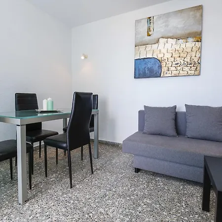 Pineda Beach Homestay By Turismar Appartement